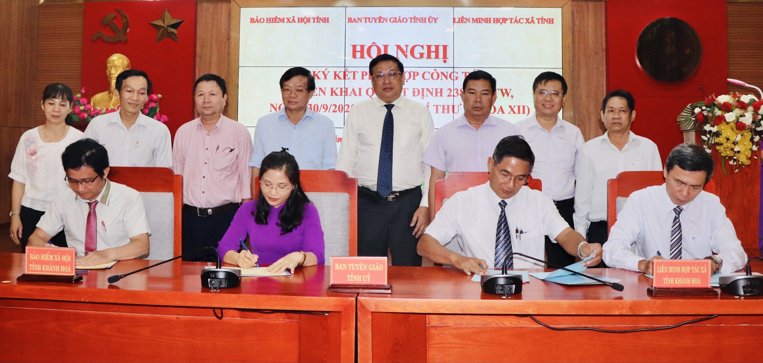 Ban Tuyên giáo Tỉnh ủy ký kết phối hợp công tác với Bảo hiểm xã hội tỉnh, Liên minh Hợp tác xã tỉnh